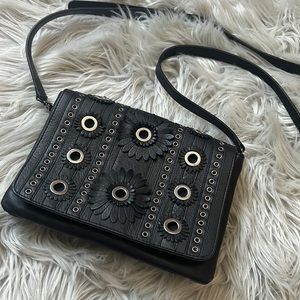 Punto Fibbia Genuine Leather Flower Crossbody Black and Silver